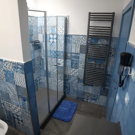 泰瑞培拉果斯5号旅馆 招待所 马纳罗拉