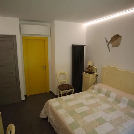 5 Terre Pelagos בית הארחה 3*